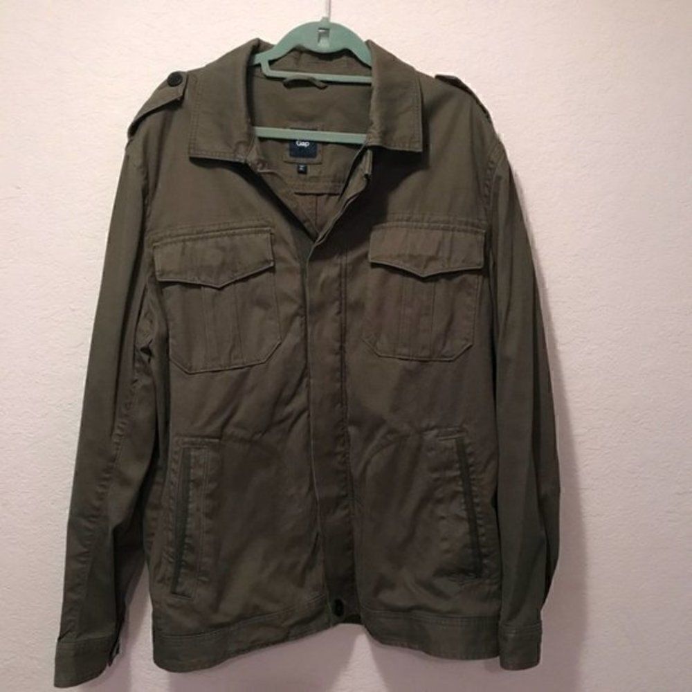 NWOT. Gap Jacket. Excellent Condition. - image 3